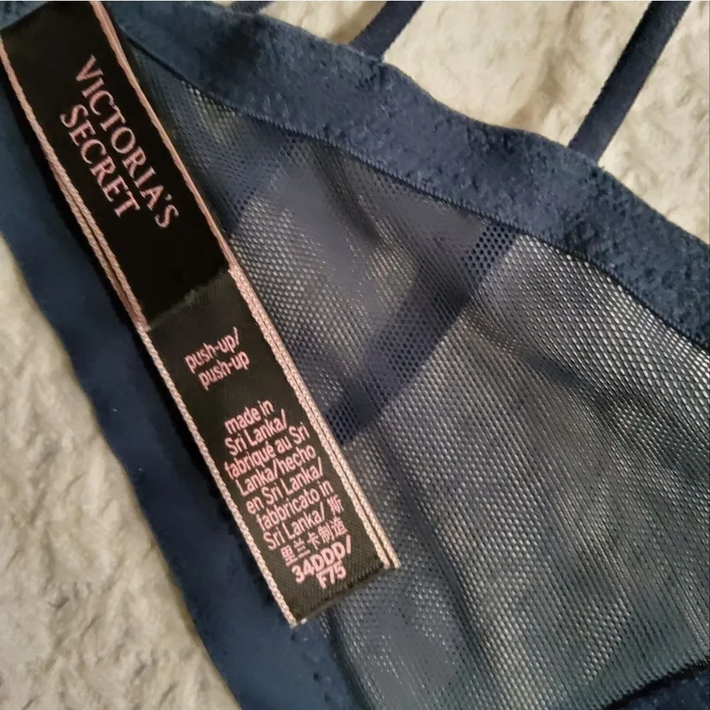 Victoria's Secret Very Sexy Push Up Bra Size 34DDD
